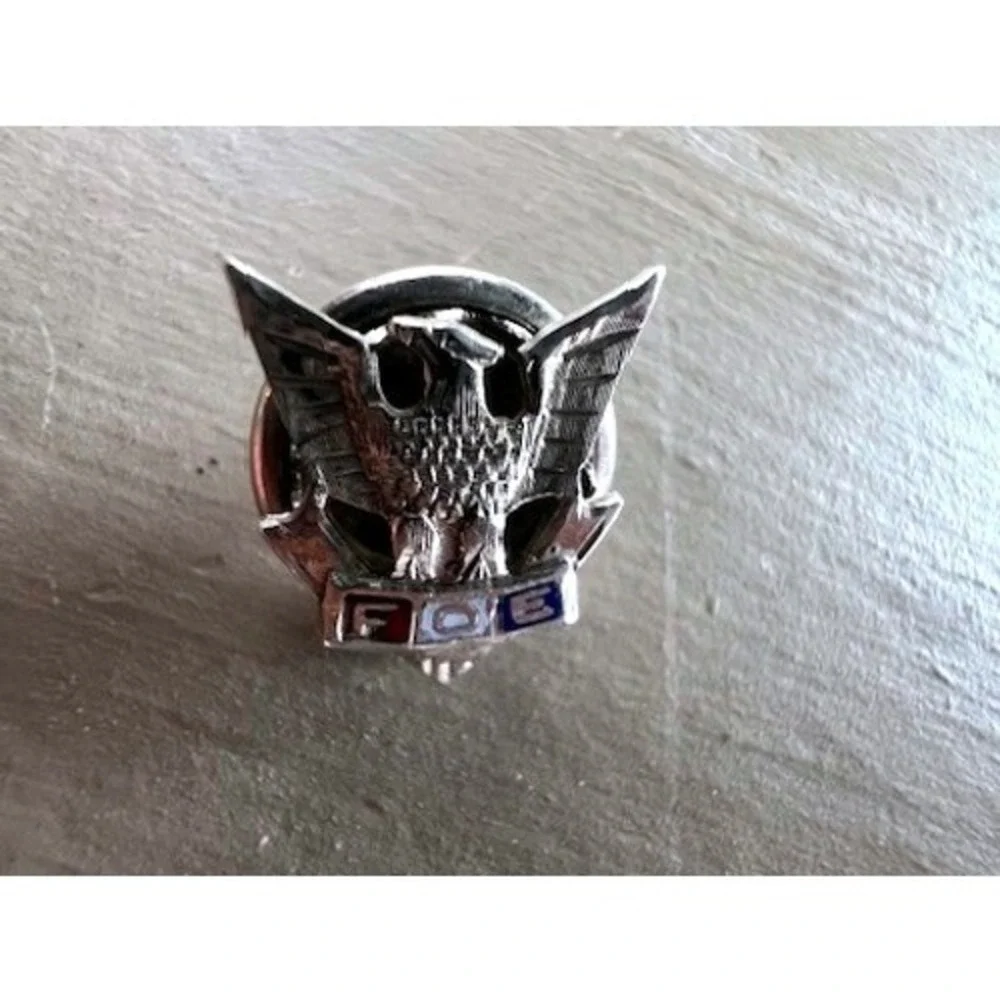 Fraternal Order of‎ Eagles FOE Lapel Pin Silver Eagle Enamel Screwback Vintage